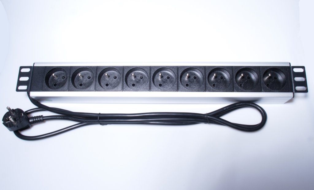PremiumCord Panel napájecí do 19" racku 1.5U, 9x230V, 2m kabel